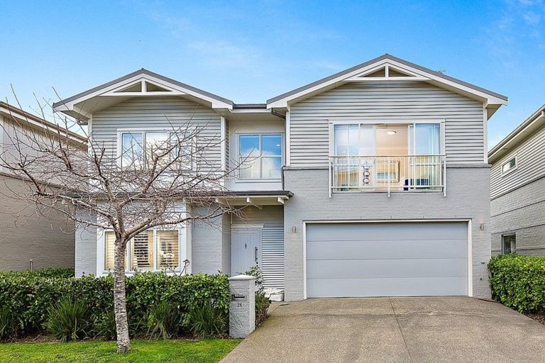 Photo of property in 18 Kensington Drive, Orewa, 0931