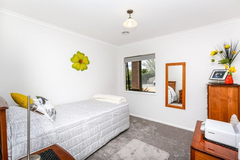 Photo of property in 5 Ashmore Drive, Frankleigh Park, New Plymouth, 4310
