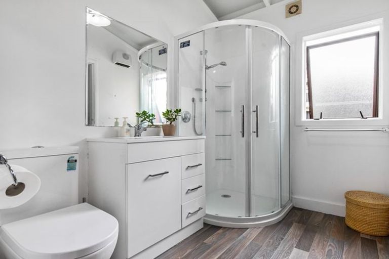 Photo of property in 4/33 Eskdale Road, Birkdale, Auckland, 0626