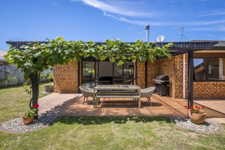 Photo of property in 32 Sunburst Court, Paraparaumu Beach, Paraparaumu, 5032