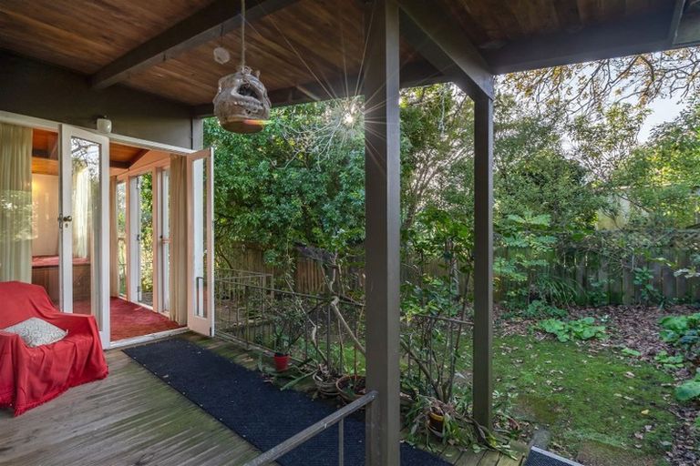 Photo of property in 6 Penton Road, Stanmore Bay, Whangaparaoa, 0932