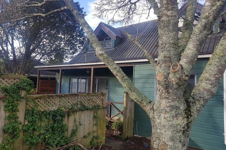 Photo of property in 1/22 Valecrest Place, Bayview, Auckland, 0629