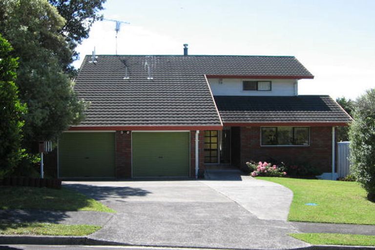 Photo of property in 4 Serrata Place, Browns Bay, Auckland, 0630
