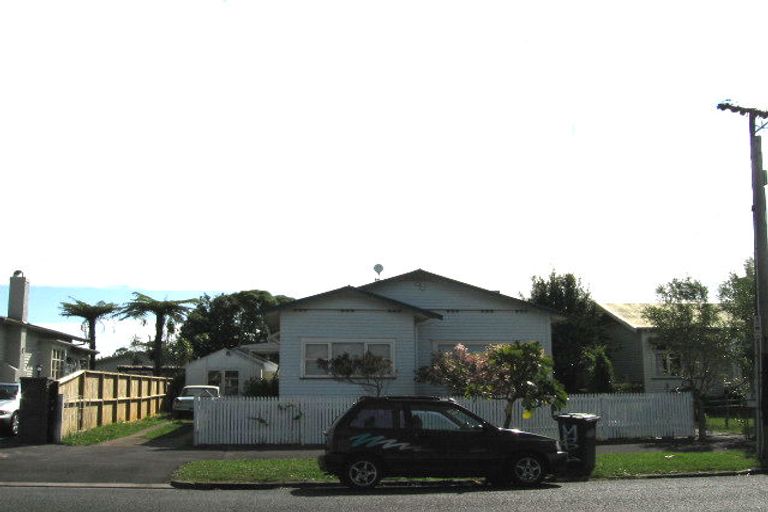 Photo of property in 42 Moa Road, Point Chevalier, Auckland, 1022