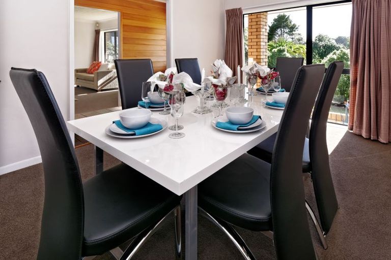 Photo of property in 2 Khaleel Place, Henderson, Auckland, 0612