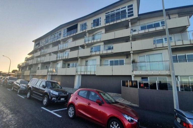 Photo of property in Quarterdeck, 3/4 Buller Street, New Plymouth, 4310