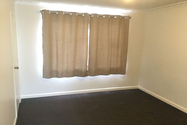 Photo of property in 208 Te Atatu Road, Te Atatu South, Auckland, 0610