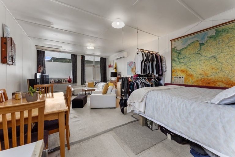 Photo of property in 68 Pinehaven Road, Pinehaven, Upper Hutt, 5019