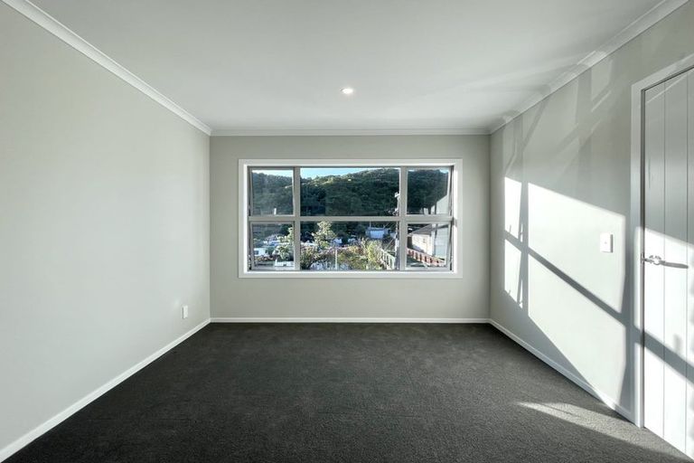 Photo of property in 4b Horoeka Street, Stokes Valley, Lower Hutt, 5019