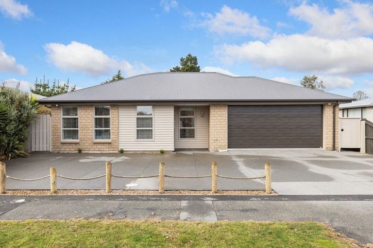 Photo of property in 18 Thurso Place, New Brighton, Christchurch, 8083