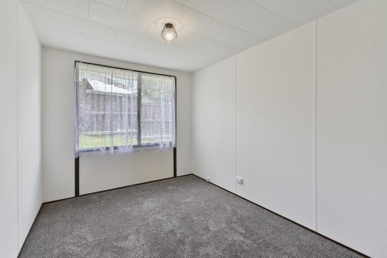 Photo of property in 2/8 Nearco Street, Randwick Park, Auckland, 2105