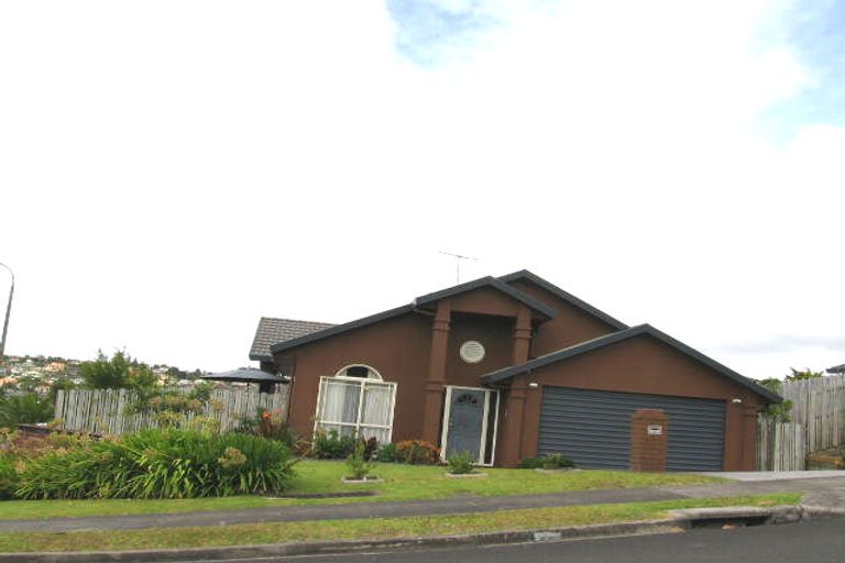 Photo of property in 12 Bluebird Crescent, Unsworth Heights, Auckland, 0632