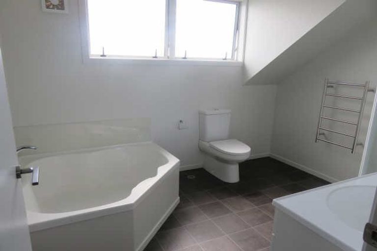 Photo of property in 85 Chiefs Court, Hamilton East, Hamilton, 3216