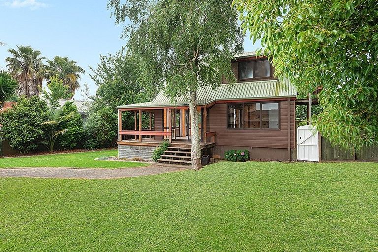 Photo of property in 1 Waikare Place, Welcome Bay, Tauranga, 3112