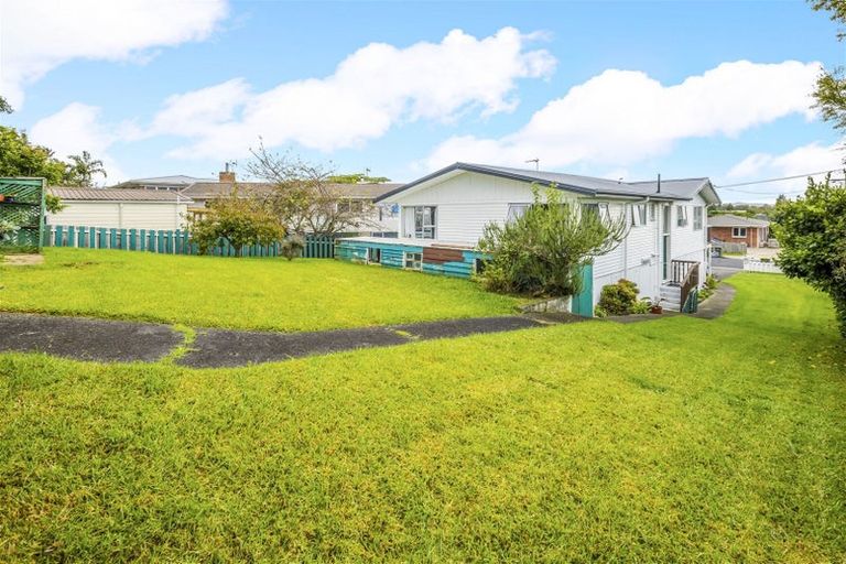 Photo of property in 17 Rembrandt Place, Opaheke, Papakura, 2113