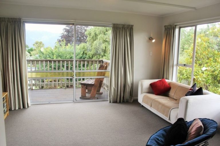 Photo of property in 28 Pompolona Street, Te Anau, 9600