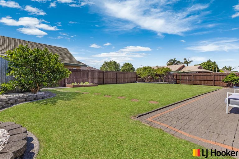 Photo of property in 11 Trossach Place, Wattle Downs, Auckland, 2103