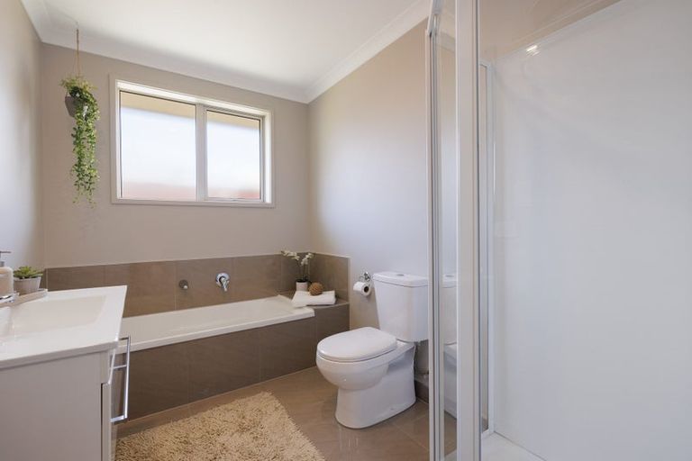 Photo of property in 9a Dickson Road, Papamoa Beach, Papamoa, 3118