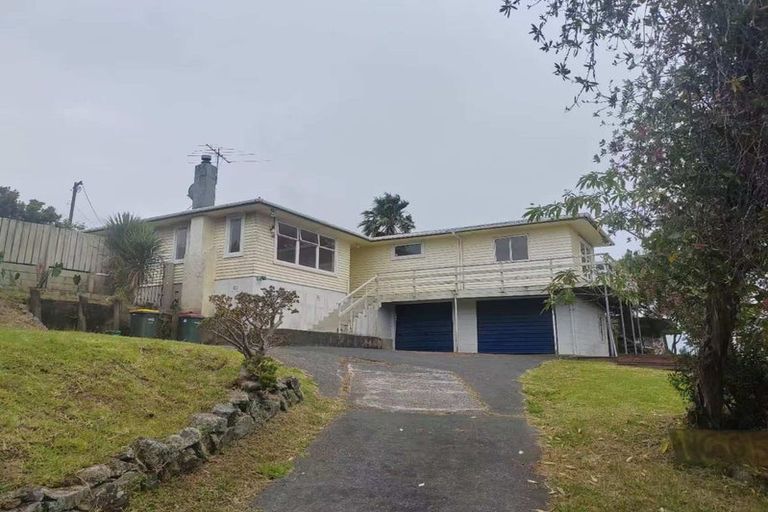 Photo of property in 605 Glenfield Road, Totara Vale, Auckland, 0629
