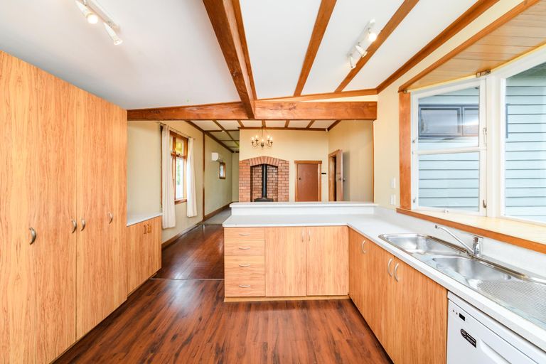 Photo of property in 9 Burns Avenue, Takaro, Palmerston North, 4412