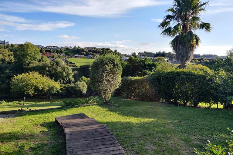 Photo of property in 16 Alpha Street, Cambridge, 3434