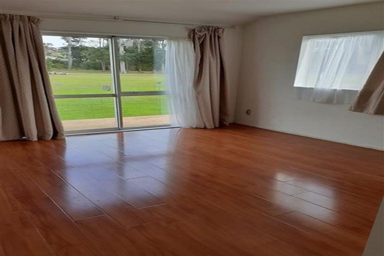 Photo of property in 57 Wilsher Crescent, Henderson, Auckland, 0612