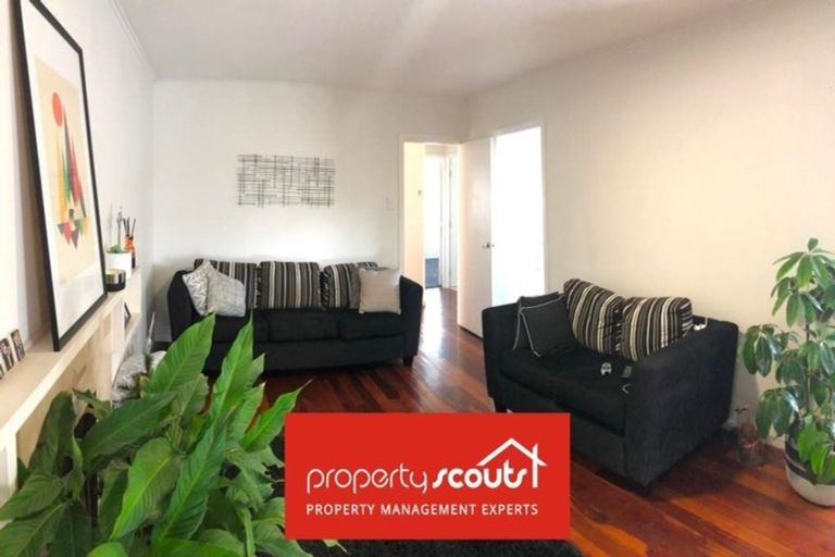 Photo of property in 1/70 Flanshaw Road, Te Atatu South, Auckland, 0610