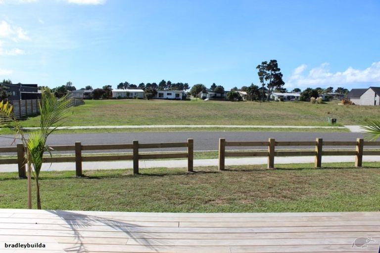 Photo of property in 156 Ngaio Drive, Matarangi, Whitianga, 3592