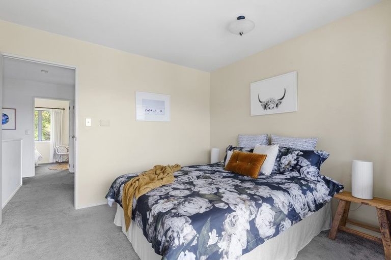 Photo of property in 3/17 Pannill Place, Oteha, Auckland, 0632