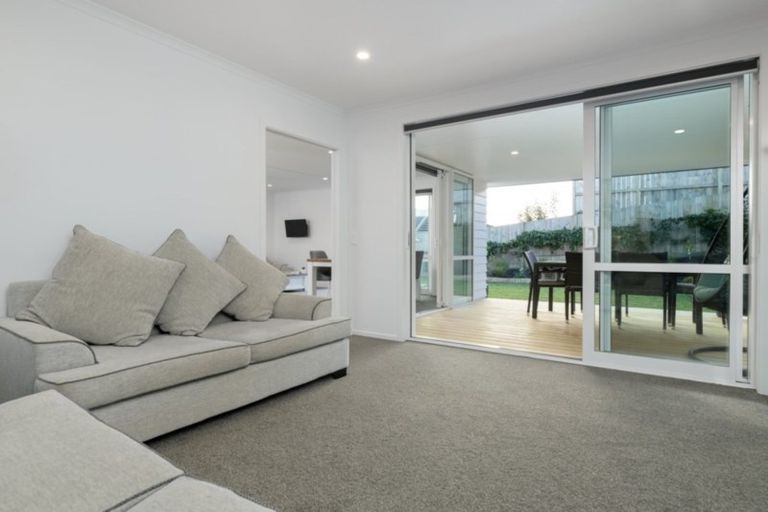 Photo of property in 22 Ballintoy Park Drive, Welcome Bay, Tauranga, 3175