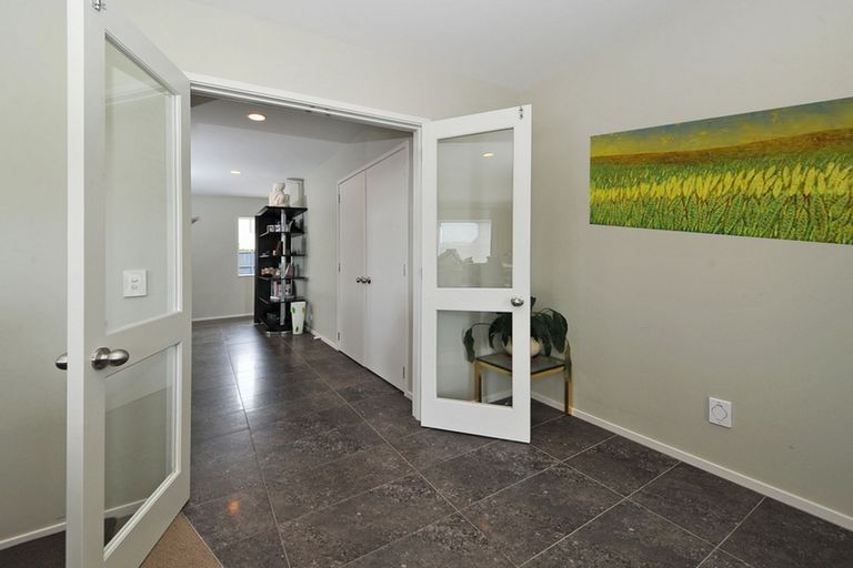 Photo of property in 27 Pickaberry Avenue, Karaka, Papakura, 2113