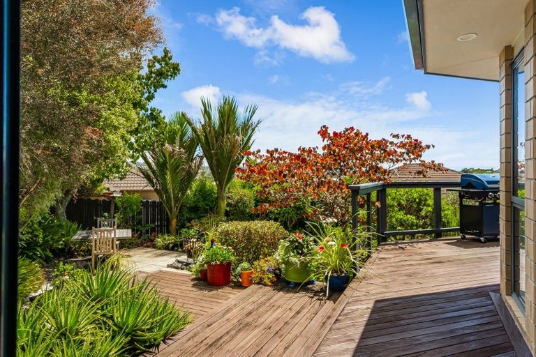 Photo of property in 10 Anchorite Way, Red Beach, 0932