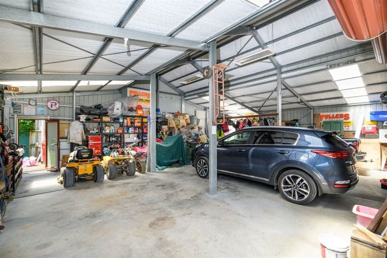 Photo of property in 43 Sunnyvale Road, Massey, Auckland, 0614