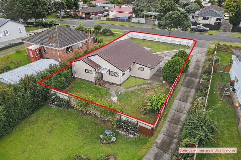 Photo of property in 1/8 Mcinnes Road, Weymouth, Auckland, 2103