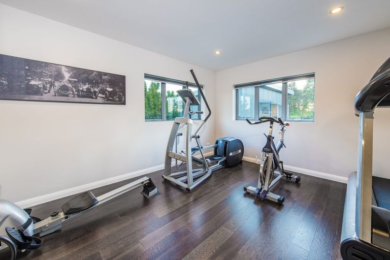 Photo of property in 201 Whangaparaoa Road, Red Beach, 0932