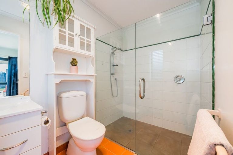 Photo of property in 139 Guildford Drive, Paraparaumu Beach, Paraparaumu, 5032