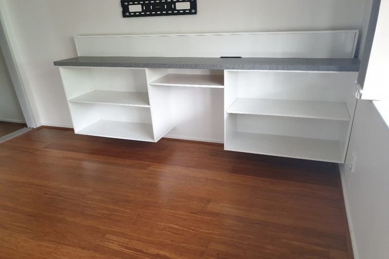 Photo of property in 2/171 Bruce Mclaren Road, Henderson, Auckland, 0612