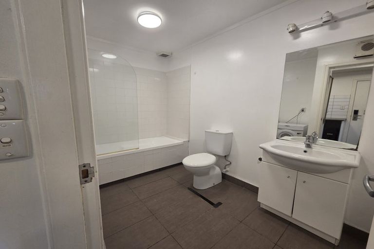 Photo of property in 221b The Terrace, Wellington Central, Wellington, 6011