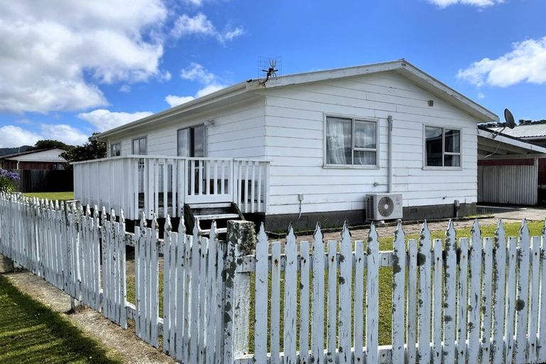 Photo of property in 1 Weymouth Grove, Wainuiomata, Lower Hutt, 5014