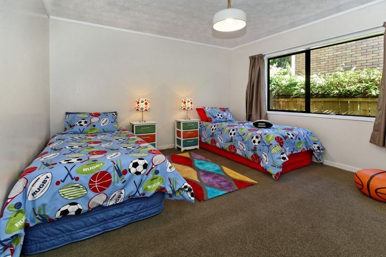 Photo of property in 2 Khaleel Place, Henderson, Auckland, 0612