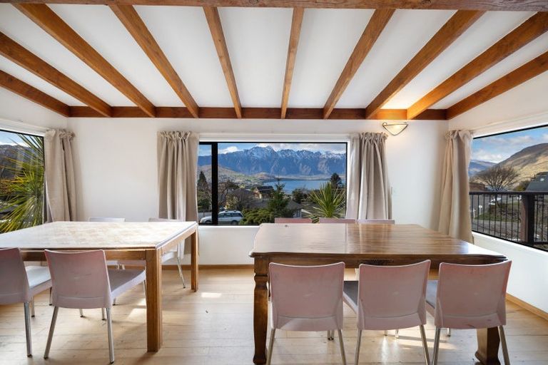 Photo of property in 8 Avalon Crescent, Fernhill, Queenstown, 9300