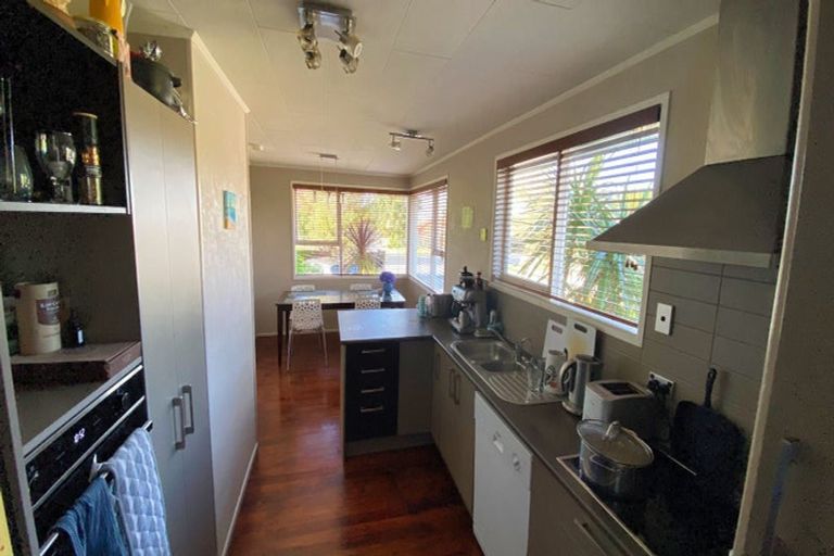 Photo of property in 25 Whitford Road, Howick, Auckland, 2014