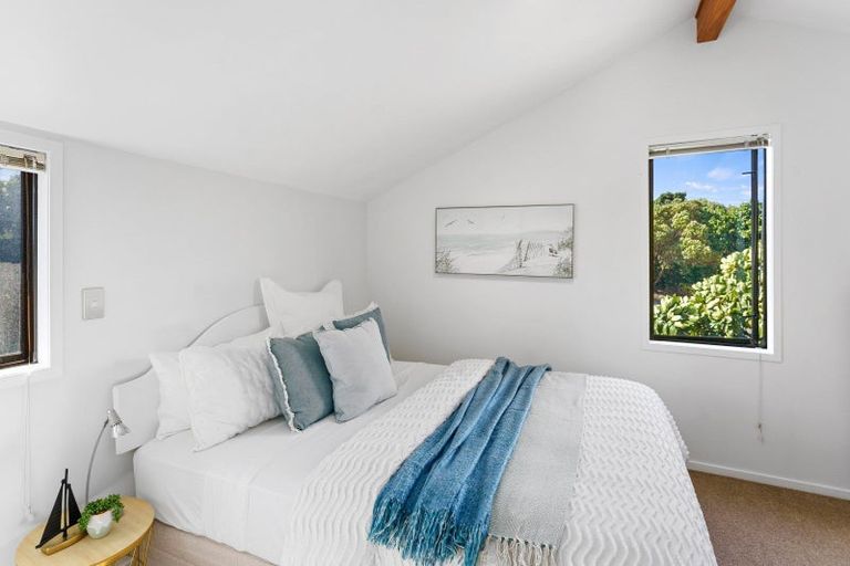 Photo of property in 106 Paetawa Road, Peka Peka, Waikanae, 5391