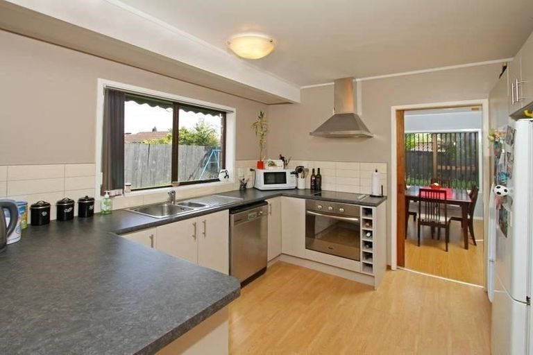 Photo of property in 36 Frank Evans Place, Henderson, Auckland, 0610