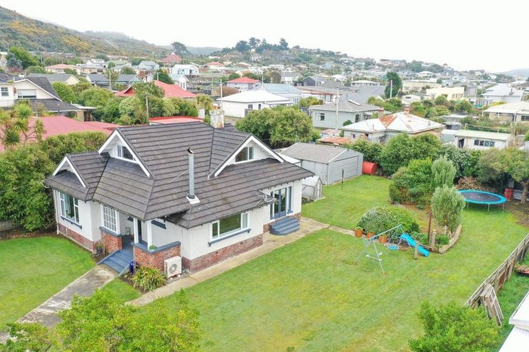 Photo of property in 25 Burrows Street, Bluff, 9814