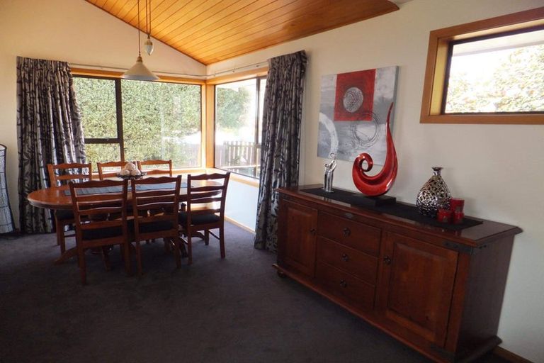 Photo of property in 22 Liverton Crescent, Bishopdale, Christchurch, 8053