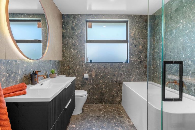 Photo of property in 28 Taurangawaka Road, One Tree Point, 0118