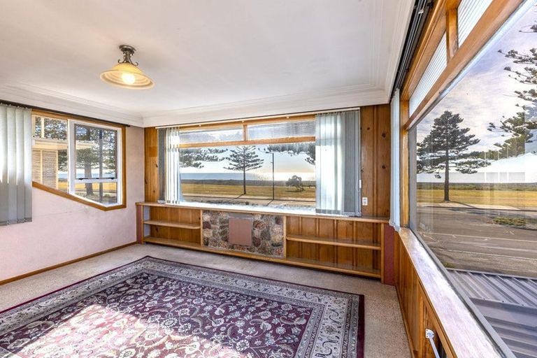 Photo of property in 619 Marine Parade, Napier South, Napier, 4110