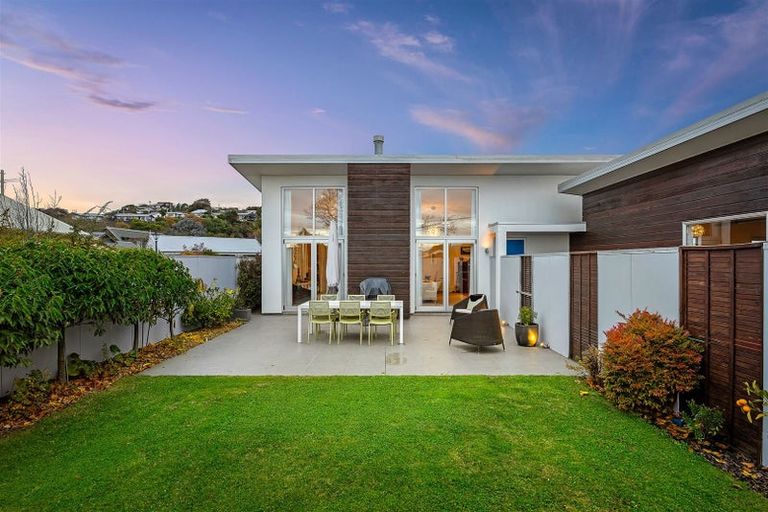 Photo of property in 8 Koromiko Street, Saint Martins, Christchurch, 8022