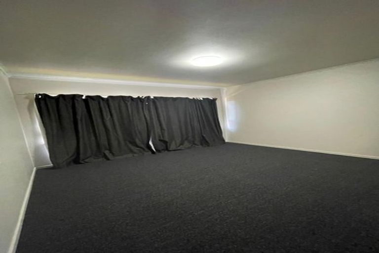 Photo of property in 3/37 Clevedon Road, Papakura, 2110